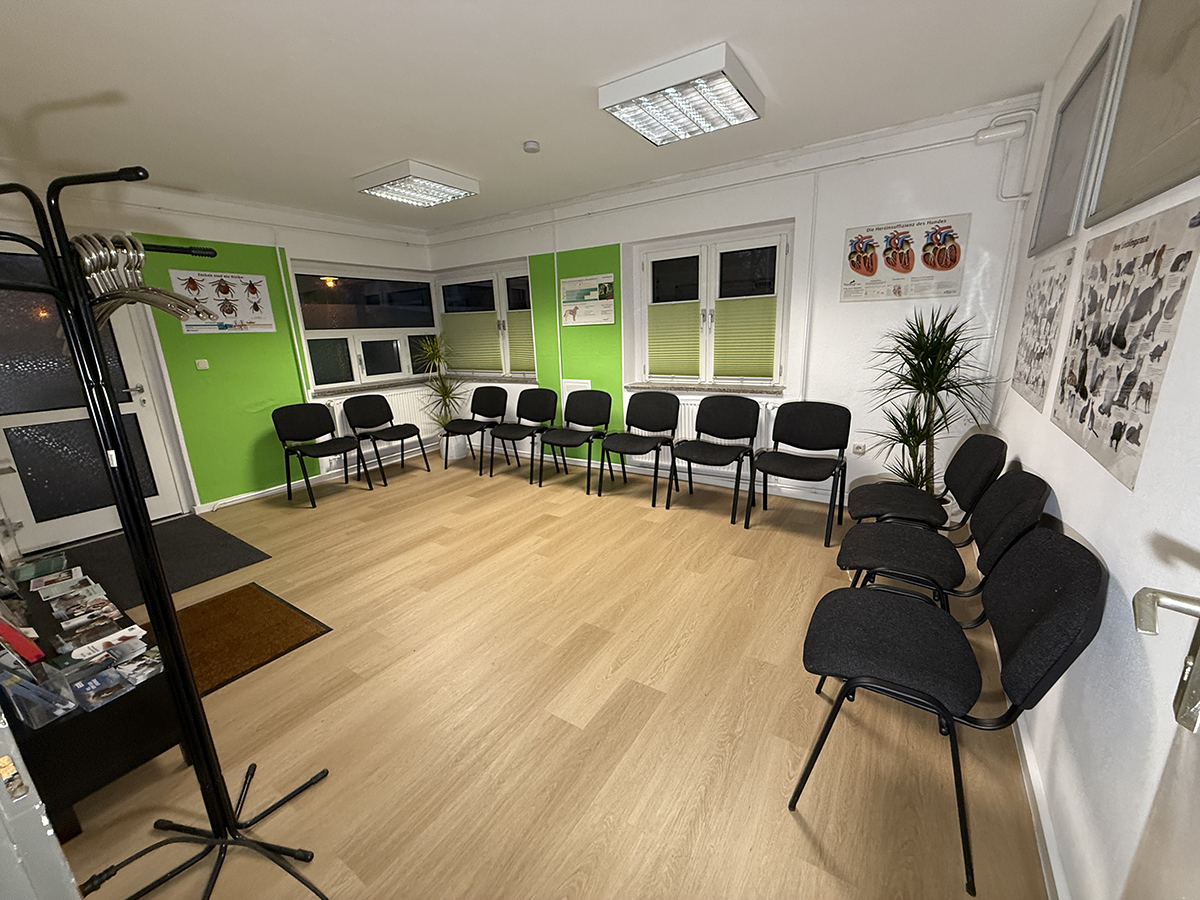 Tierarzt Wartezimmer Praxis Brose